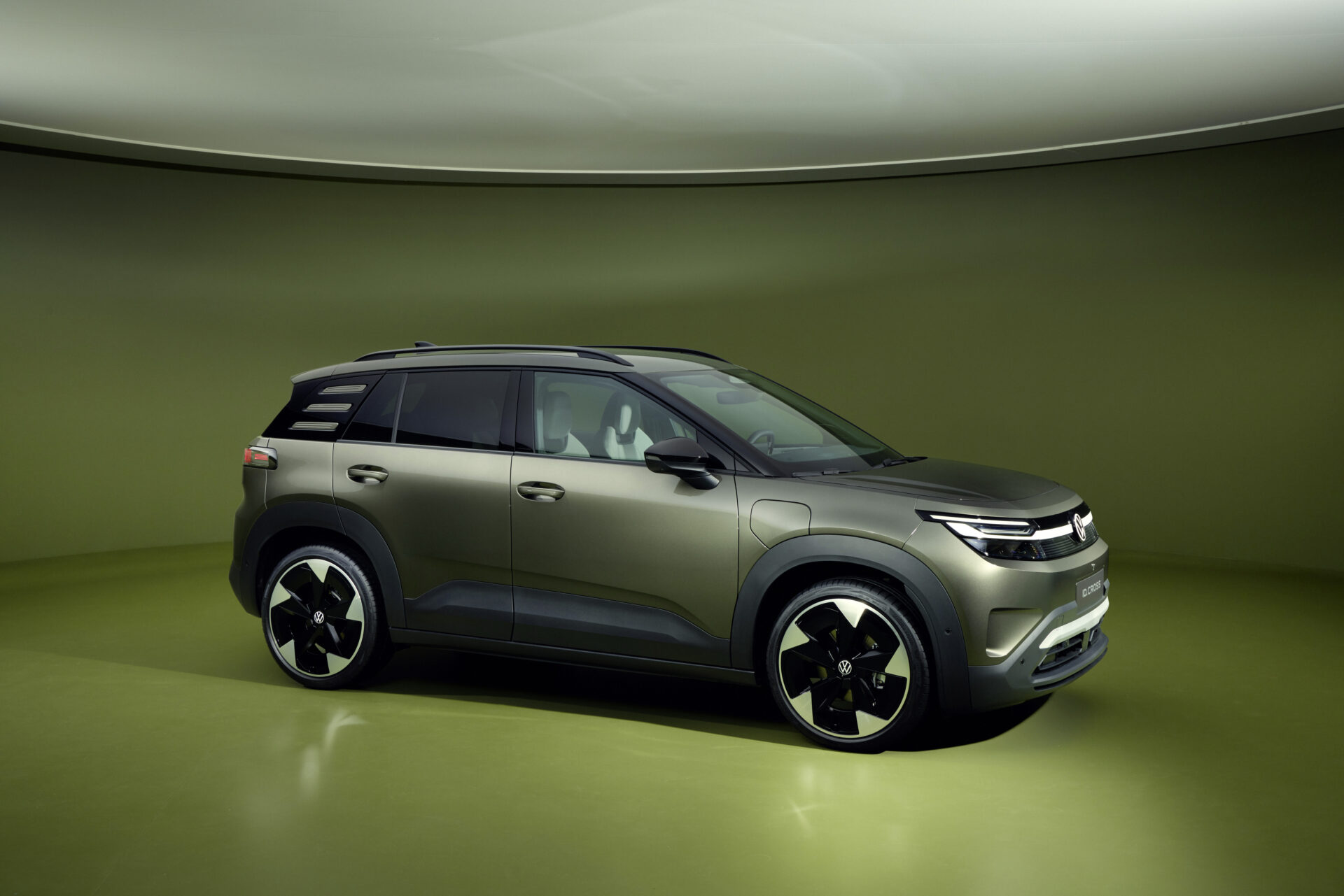 Der neue vollelektrische Volkswagen ID. Cross in der Seitenansicht